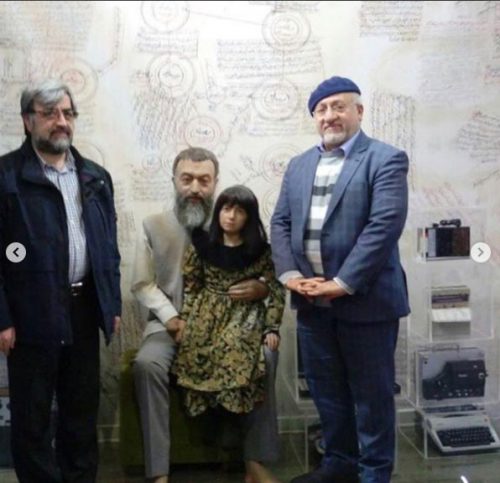 دیدار محمد جواد حق شناس از موزه دکتر شهید بهشتی به همراه پسر ارشد دکتر بهشتی