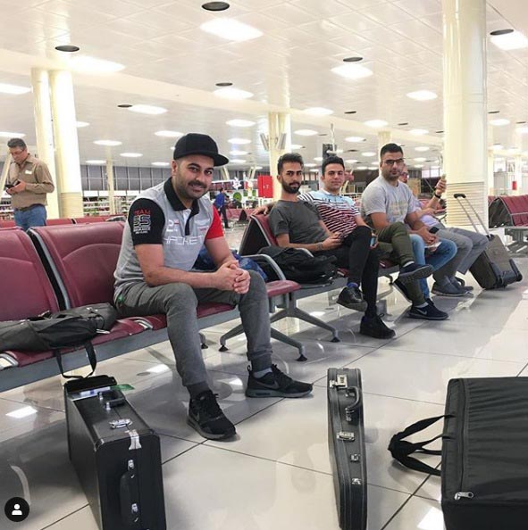 بهنام و گروهش در فرودگاه مهرآباد