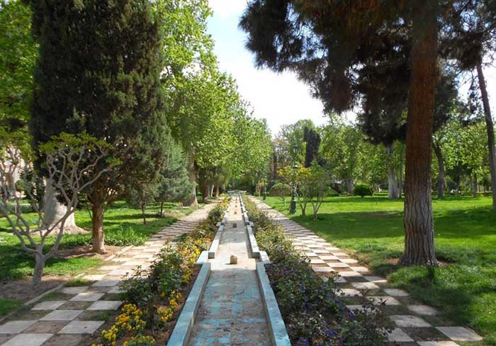 تهران گردی در پارک لاله