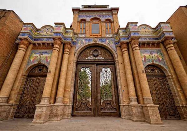 سردر باغ ملی شهرداری منطقه ۱۲ تهران