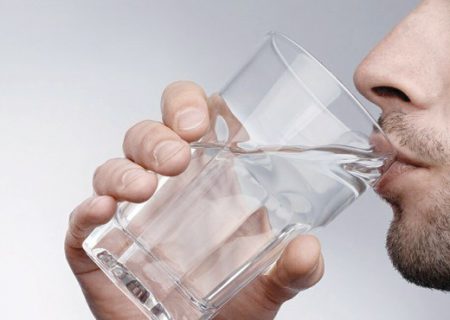 نوشیدن آب در حین ورزش باعث کاهش وزن می‌شود