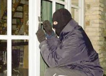 آیا می‌توان دزدی که وارد خانه شده را کتک زد؟