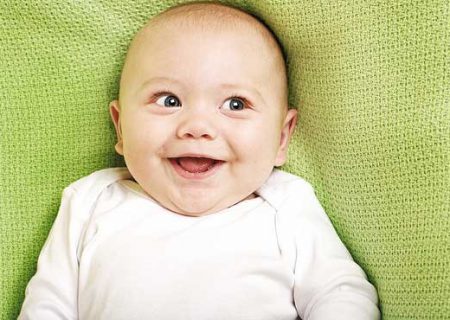 چگونه درد دندان در آوردن نوزاد را کاهش دهیم؟