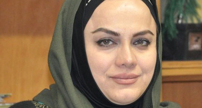 نرگس آبیار کارگردان شبی که ماه کامل شد n00