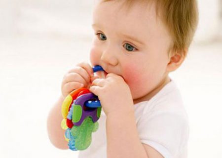 آیا دندان درآوردن باعث تب در کودکان می‌شود؟