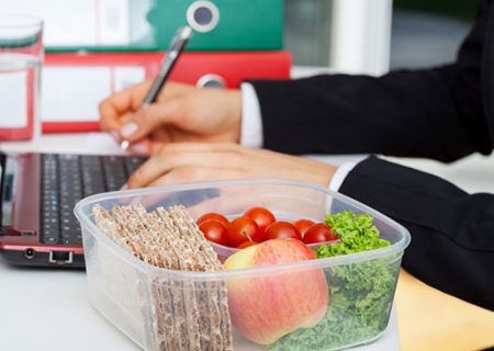 ۶نکته برای داشتن یک رژیم غذایی سالم برای کارمندان