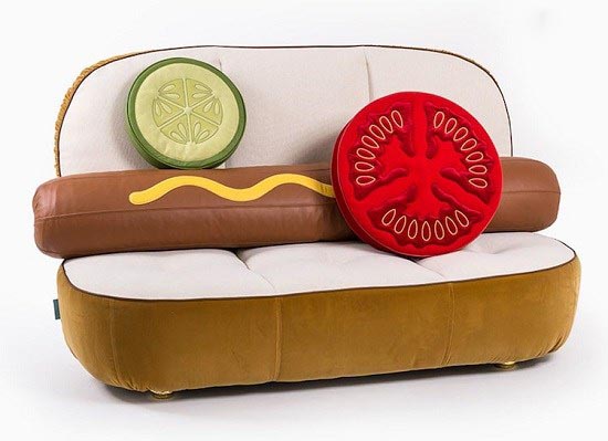 تا حالا روی یک هات‌داگ یا همبرگر نشسته‌اید؟