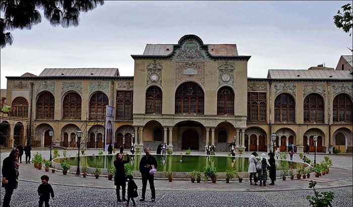عمارت مسعودیه در میدان بهارستان قرار دارد