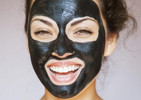 فواید ماسک لایه بردار زغال برای پوست‌های خشک، چرب و آکنه‌دار