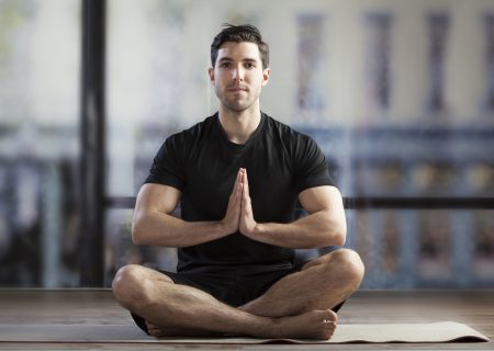 تأثیر مثبت حرکات یوگا در درمان سرطان