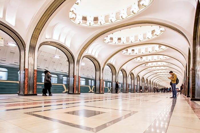 مترو مسکو، سال ۱۹۳۵ میلادی و در بهبوهه جنگ جهانی افتتاح شد