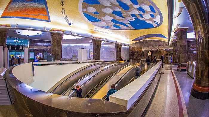 سنگ و نقش و نگاره های ایستگاه های مترو مسکو