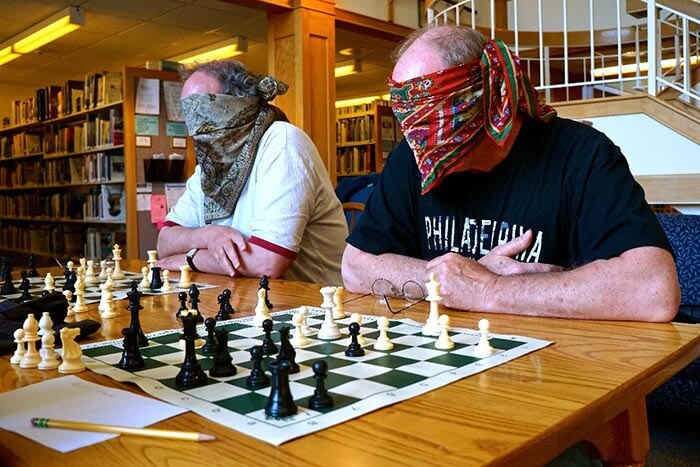 بازی چشم بسته ی شطرنج