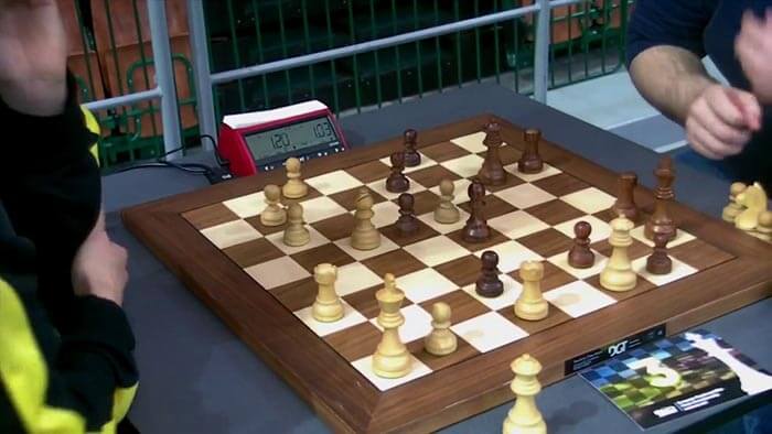 فیل غیر همرنگ در شطرنج