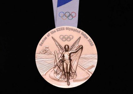 رونمایی از مدال‌های المپیک ۲۰۲۰ / تصاویر