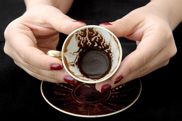 کتاب درباره طالع بینی ، فال قهوه و تاروت