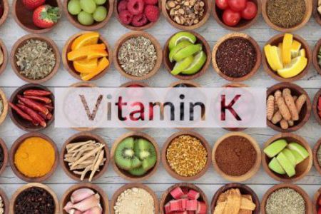 چه خوراکی‌هایی ویتامین K را در بدن تنظیم می‌کنند؟