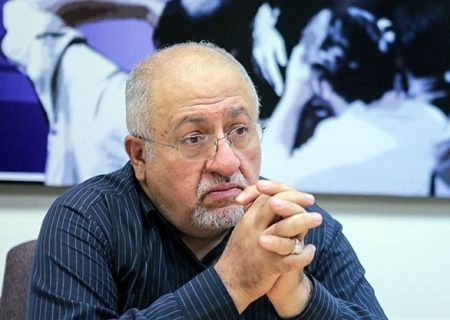 انتقاد حق‌شناس از برگزاری نمایشگاه کتاب در مصلی تهران