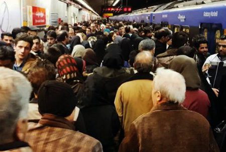 بحران جمعیتی در مترو تهران بعد از اصلاح نرخ بنزین