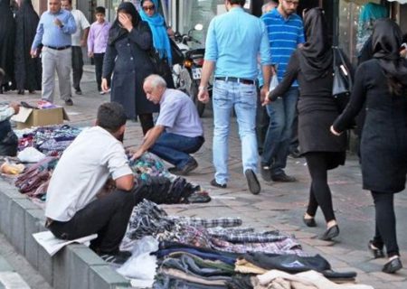 بساط دستفروشان در خیابان‌های تهران پهن شد/ زنگ هشدار انتقال کرونا به صدا درآمد