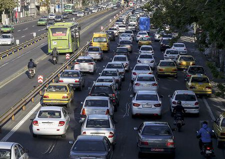 ترافیک صبحگاهی در بزرگراه‌های همت و حکیم