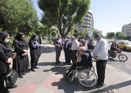 پیاده روی مشترک مدیران شهری و فعالان حوزه توان یابی در خیابان کریمخان