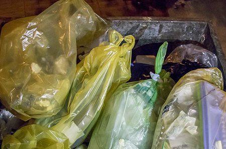 عدم ارائه برنامه برای جمع آوری جداگانه زباله های کرونایی از سوی شهرداری تهران