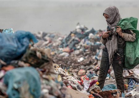 ۴ هزار و ۷۰۰ کودک زباله‌گرد در تهران / نیمی از کودکان زباله گرد نان‌آور خانه‌ هستند