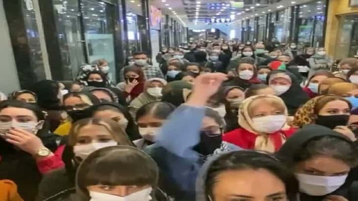 مجتمع تجاری متخلف در شهرک غرب-min
