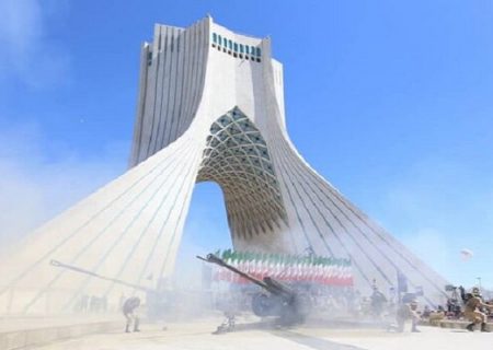 بیخ گوش برج تاریخی آزادی، بعد از ۸۰ سال در تهران توپ دَر کردند