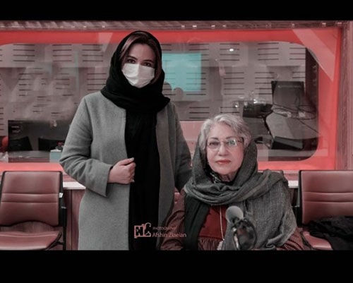 گلاره عباسی در کنار بانو رخشان بنی اعتماد، کارگردان فیلم روسروی آبی