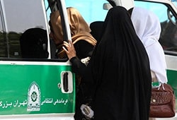 برخورد خشن گشت ارشاد