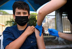 فراخوان واکسیناسیون دانش‌آموزان ۱۲ تا ۱۸ ساله شهر تهران