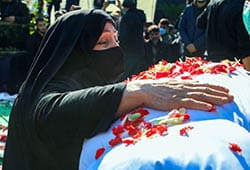 پیکر مطهر دو شهید گمنام در منطقه ۱۷