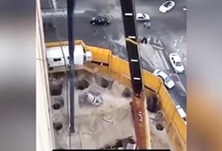 ماجرای ویدئوی جنجالی از سقوط تیر آهن در میدان کاج سعادت آباد