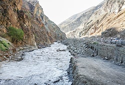 بستر رودخانه کن