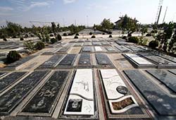 اصلاح عکسِ بی‌حجاب از روی سنگ قبرهای بهشت زهرا !