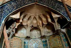 مسجد ۱۸۰ ساله تهران در حال نابودی