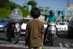 چهارراه‌های تهران در اجاره مافیای کودکان کار!